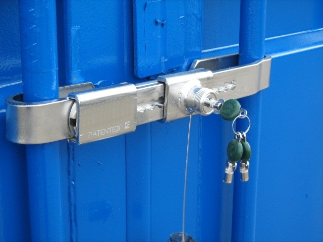 Exemple d'une shutlock pour sécuriser un container