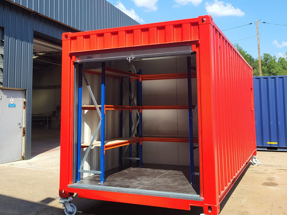 Container-20pieds-maritimes-rouge-aménagé-eurobox-Container-Di-environnement