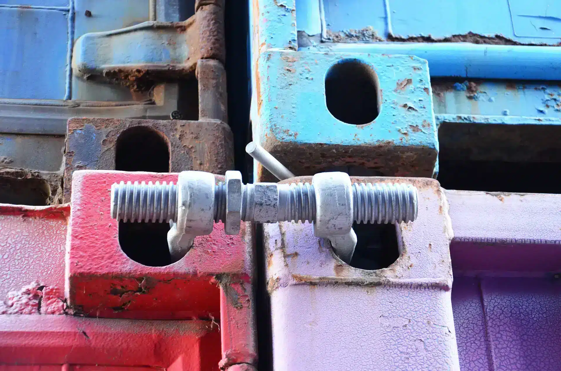 bridge fitting, accessoires containers, Système de verrouillage container, cadenas Eurobox