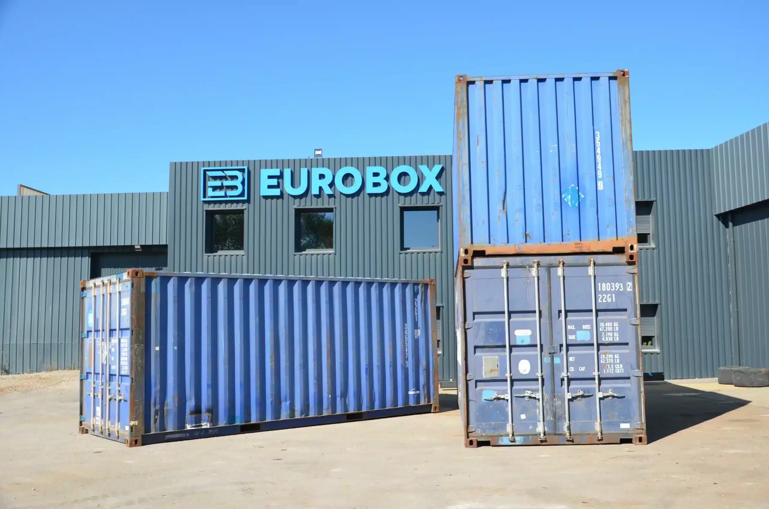 Conteneur 20 pieds bleu face de container et porte. Container maritime d'occasion.