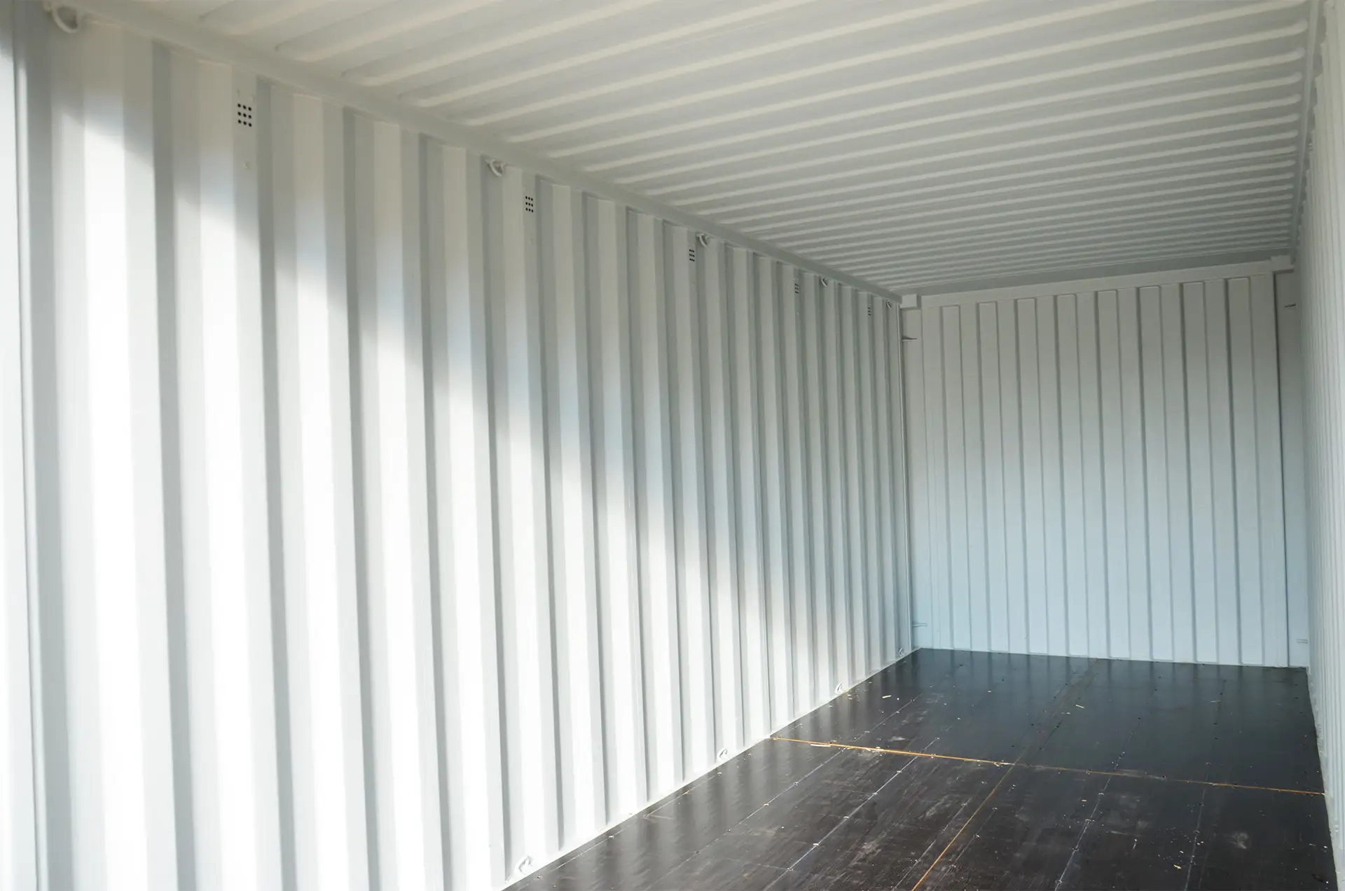 Intérieur gris très clair de conteneur maritime, container 20pieds neuf intérieur