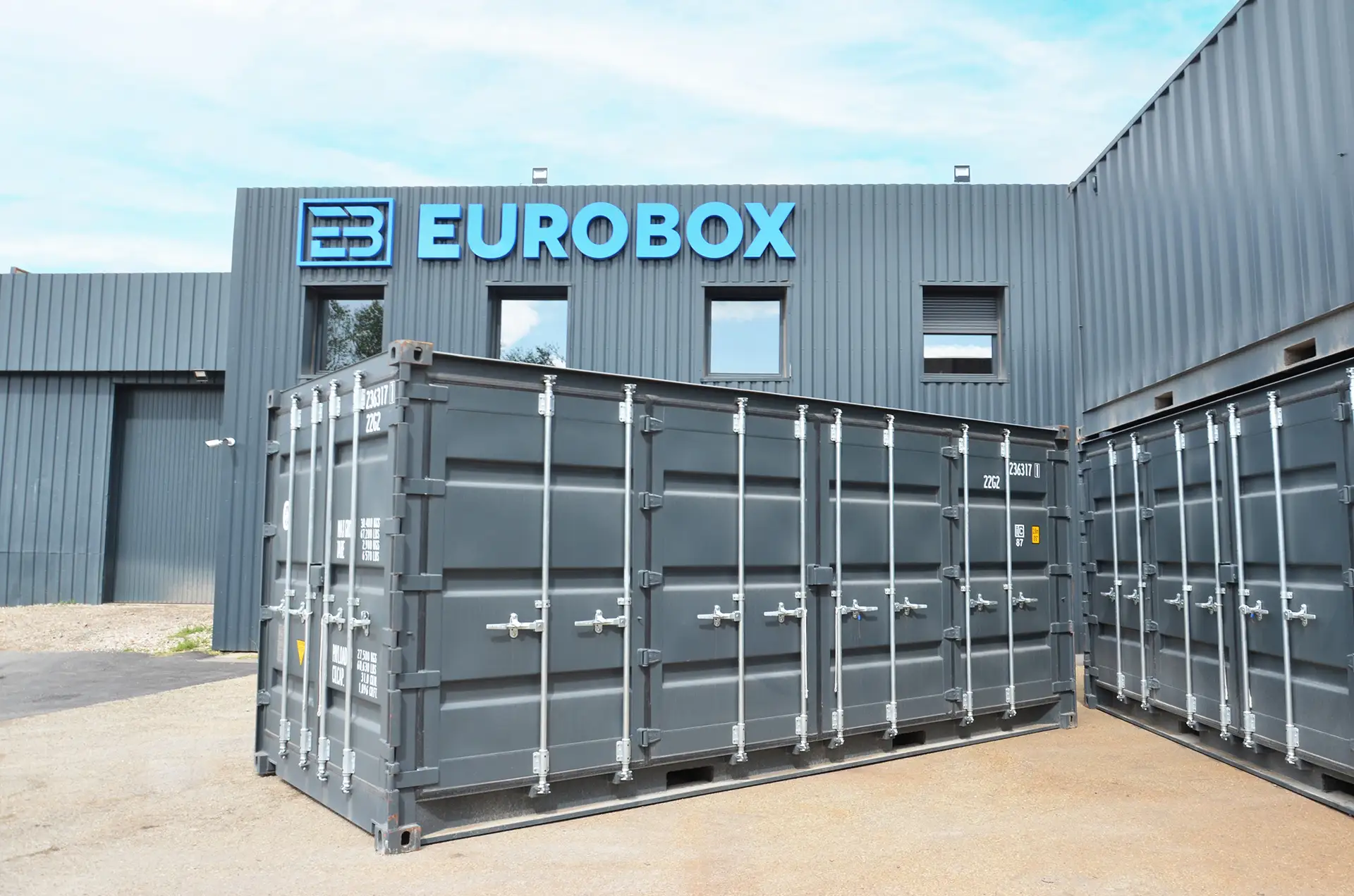 Conteneur open-side gris grande ouverture pour une grande accessibilité. Container 20pieds open side neuf gris foncé