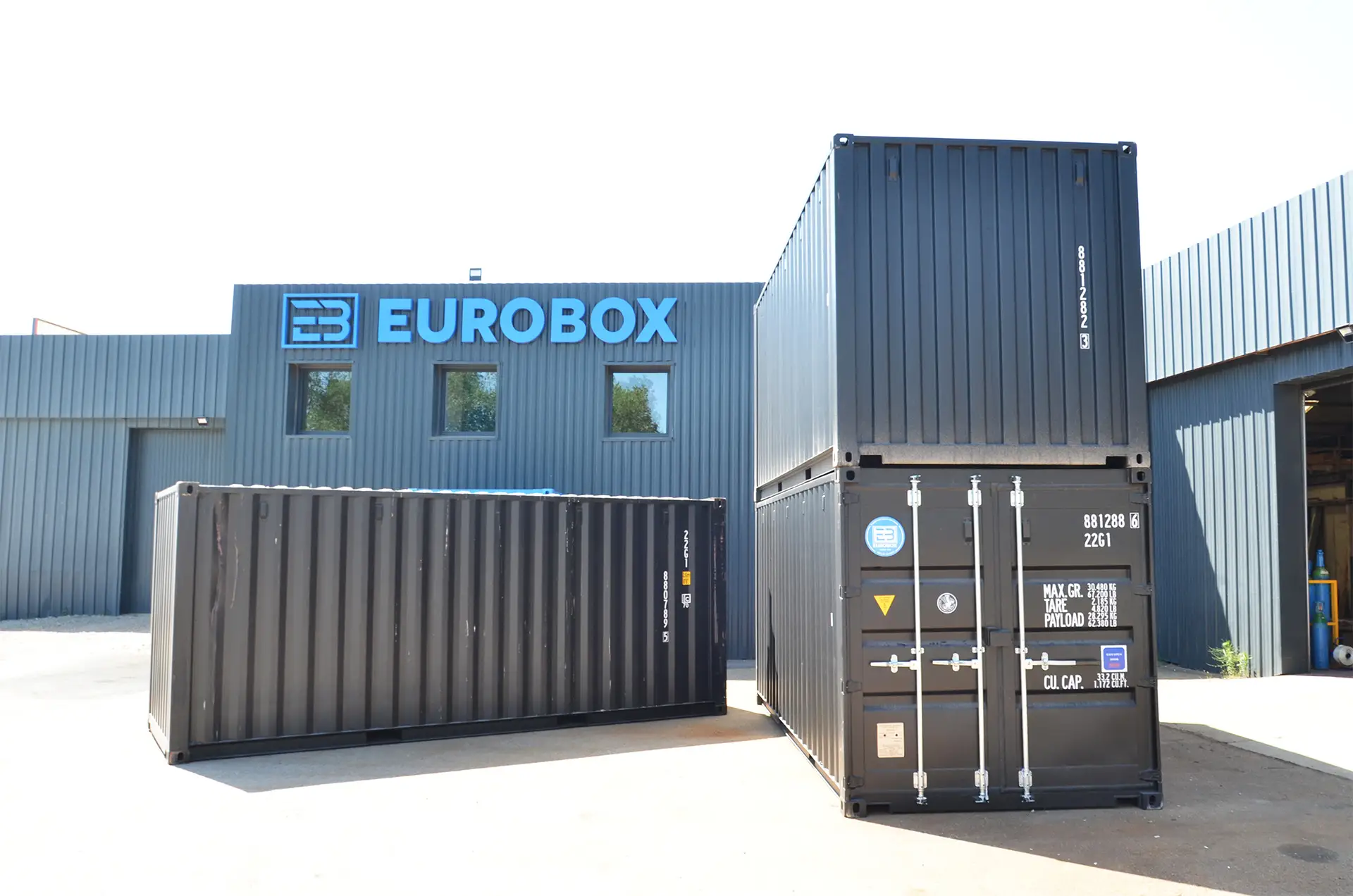 Container neuf noir pour stockage de matériel, conteneur en stock, prix conteneur sur notre site