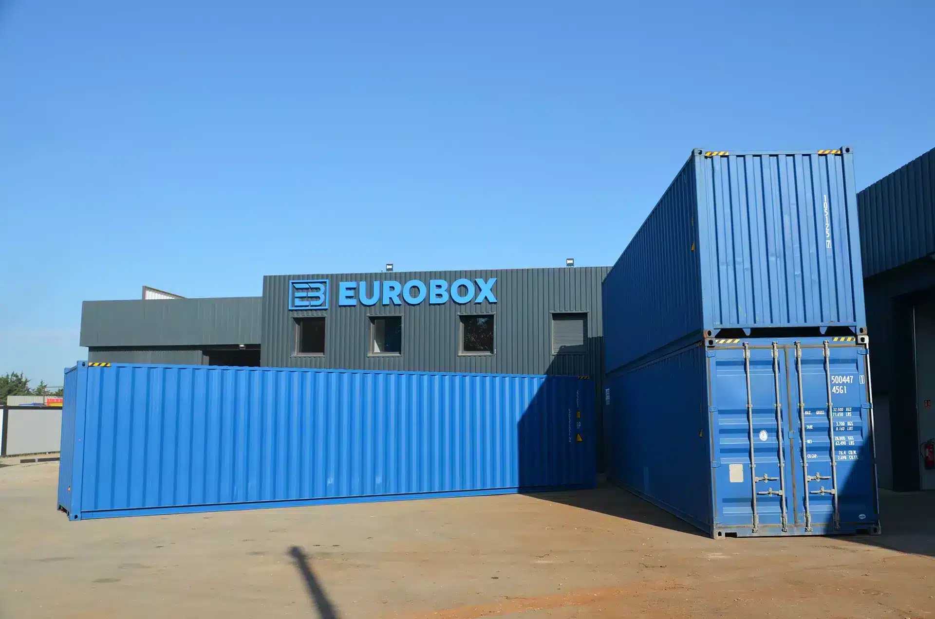 Container neuf bleu premier voyage 40 pieds HC. Trouver un conteneur au meilleur prix sur lyon. Eurobox vendeur de container 40pieds neuf