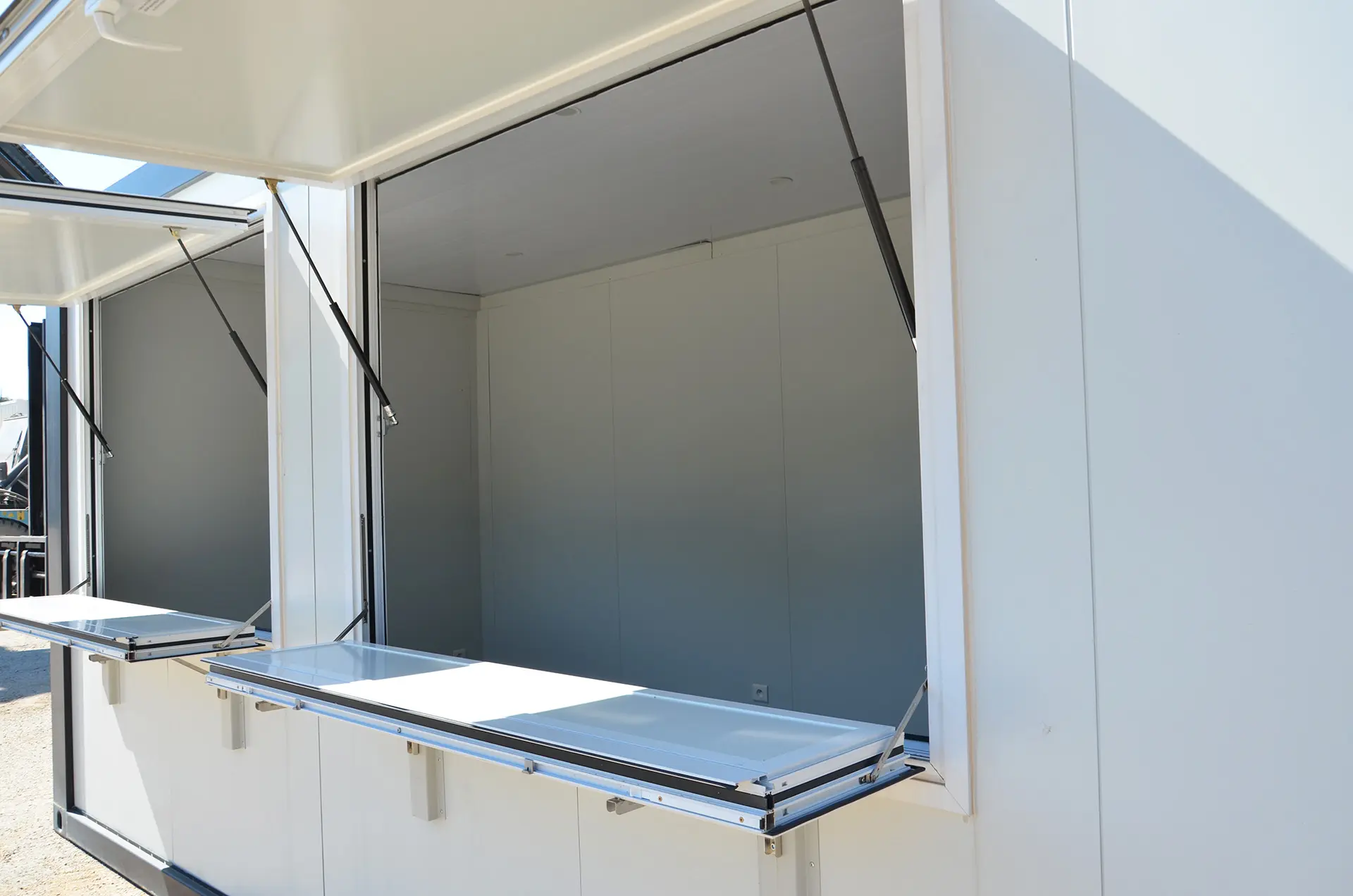 Fenêtre Bungalow snack pour professionnels, eurobox vendeur de bungalow,